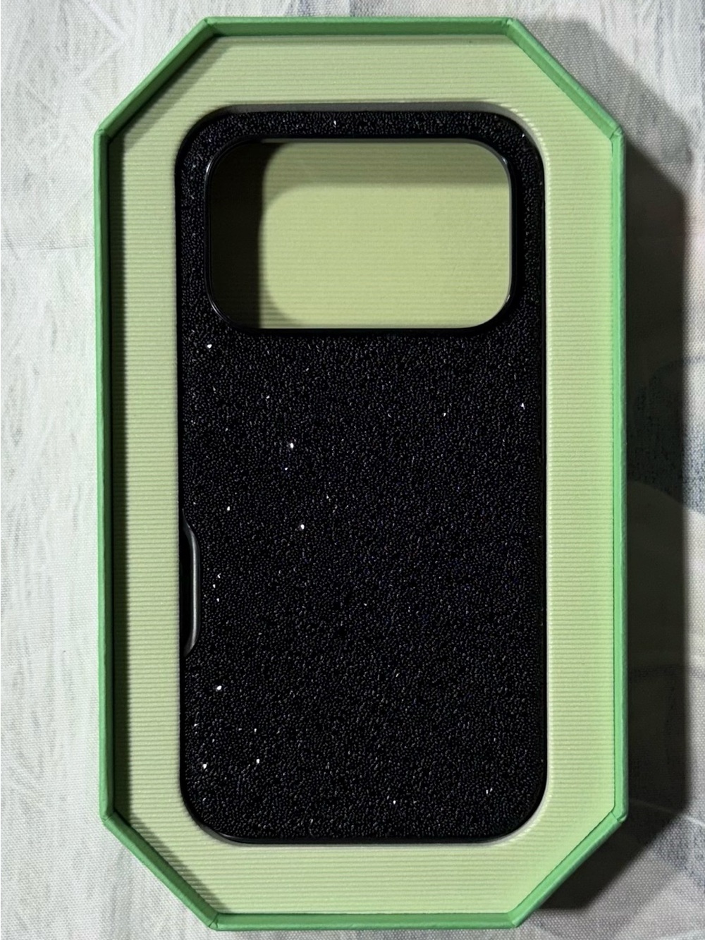 Swarovski High smartphone case iPhone 17 Pro, Black 5731154
